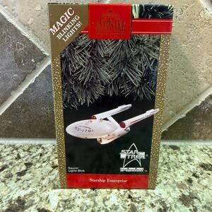 NISP 1991 Hallmark Keepsake Starship Enterprise 25th Anniversary Magic Ornament